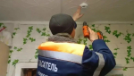 Спасатели Находки устанавливают пожарные извещатели в семьях с детьми