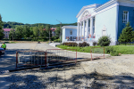 Качество и темпы работ оценили на водопроводе и хоккейной коробке